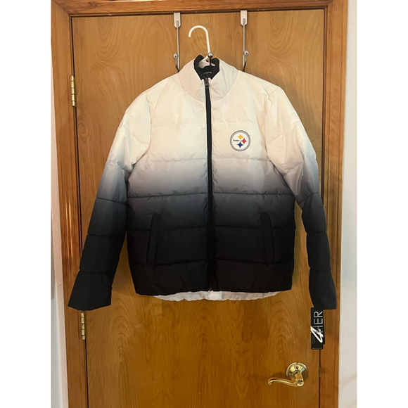 G-III Jackets & Blazers - NWT NFL Steelers Puffer Jacket Women’s Size S Black & White Ombre